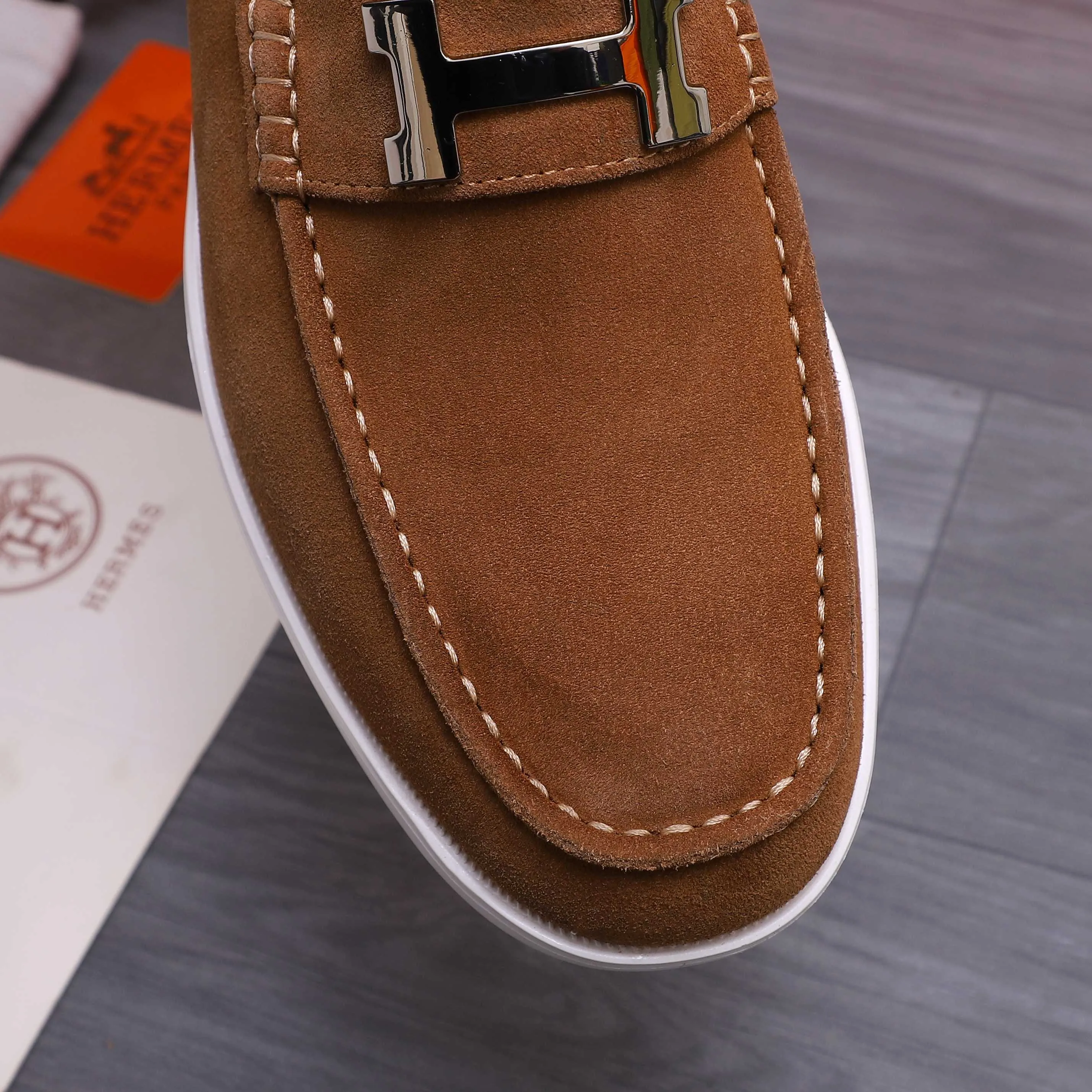Men's shoes 💰p560 Product trademark: HERMES "Hermès" casual slip-on men's shoes. Regular size: 38-46 (45.46 is custom-made and non-refundable) Product materials: Selected frosted cowhide upper, cowhide lining, original foam rubber ultra-light sole